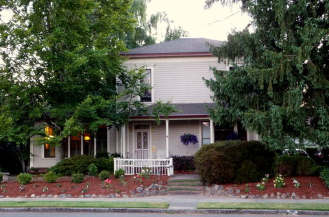 Southeast Salem view 3