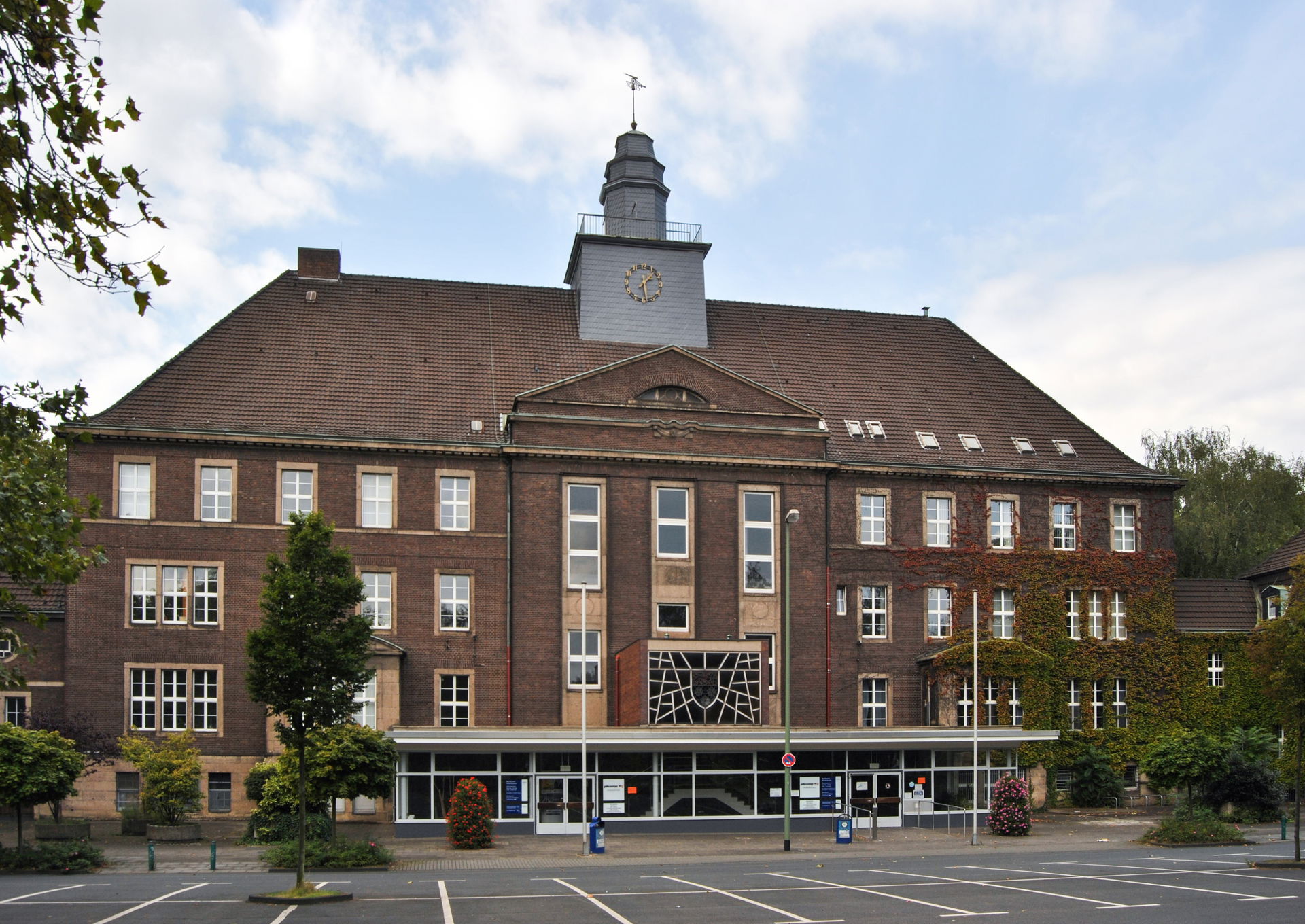 Duisburg (North Rhine-Westphalia, Germany) – borough Rheinhause…
