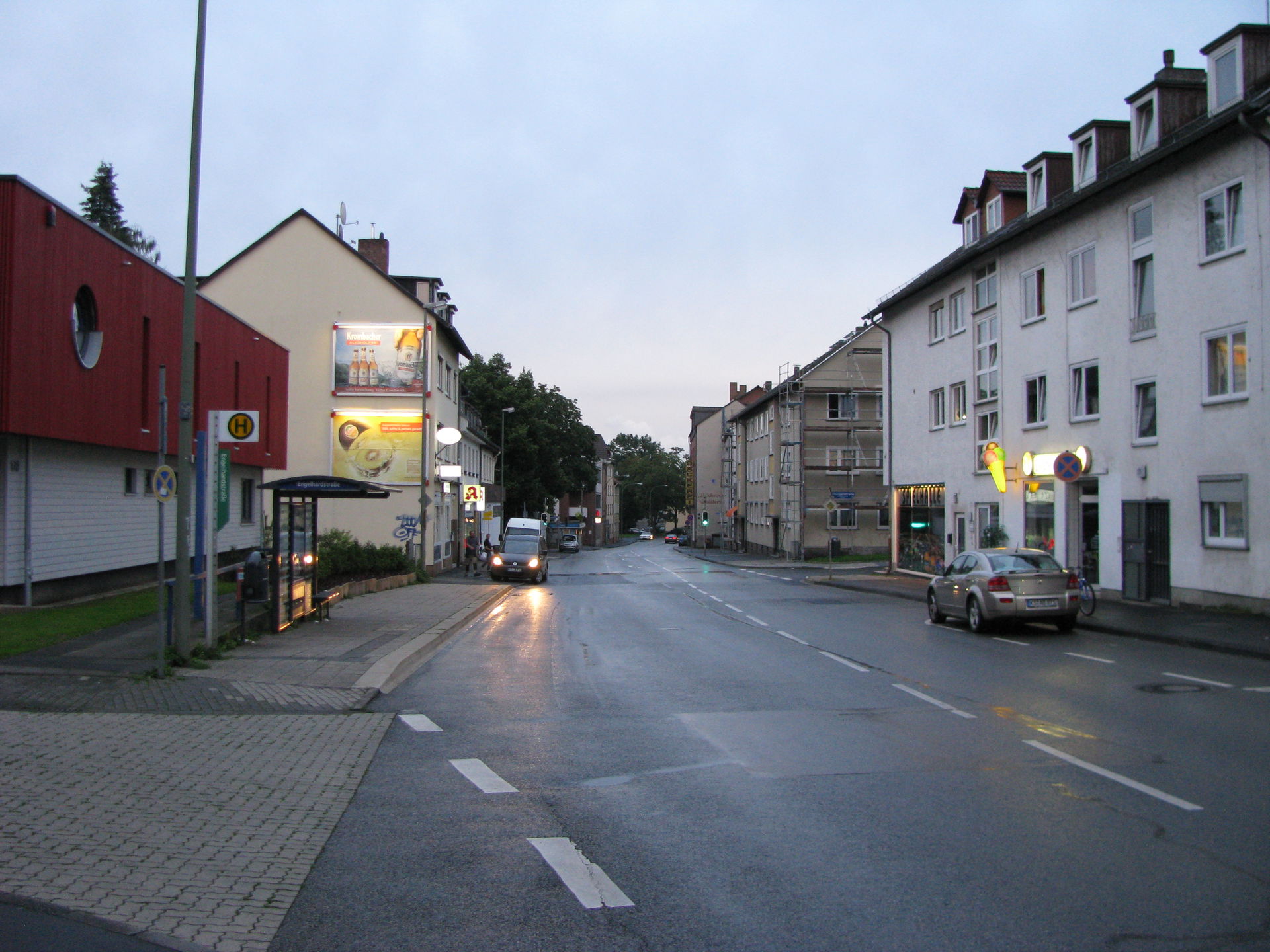die Bushaltestelle Engelhardstraße in der Wolfhager Straße in K…