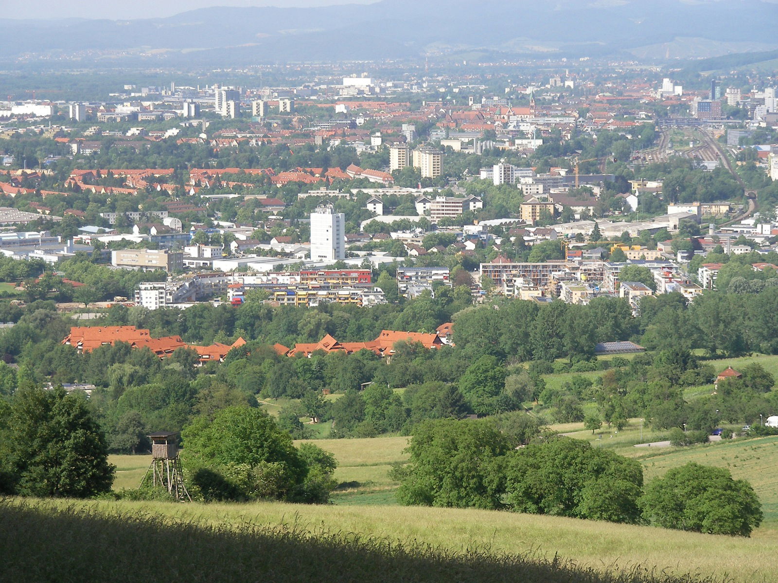 Blick vom Schönberg auf FreiburgBlick auf Vauban