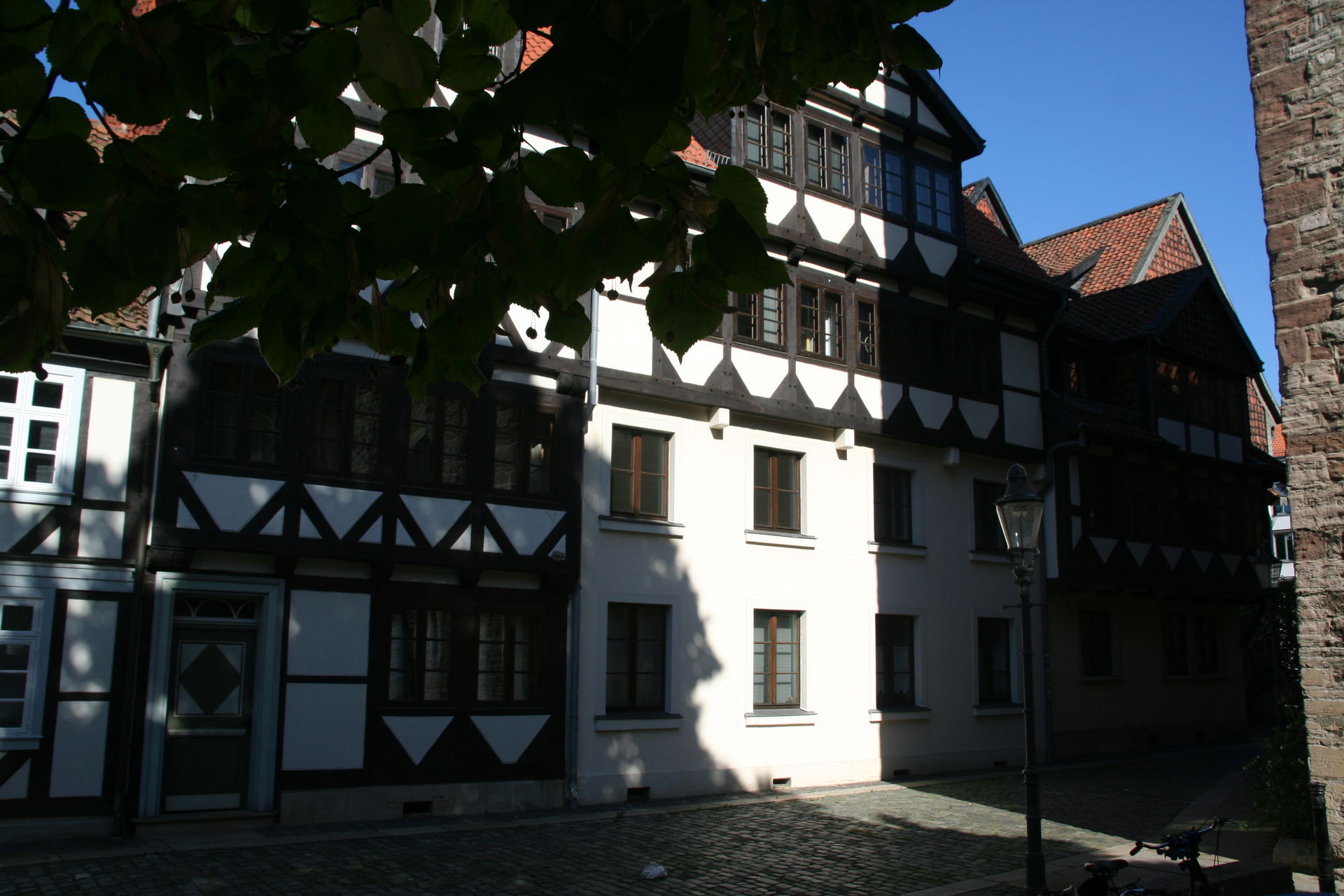 Michaelishof, Güldenstraße 8, Südansicht an der Michaeliskirche…