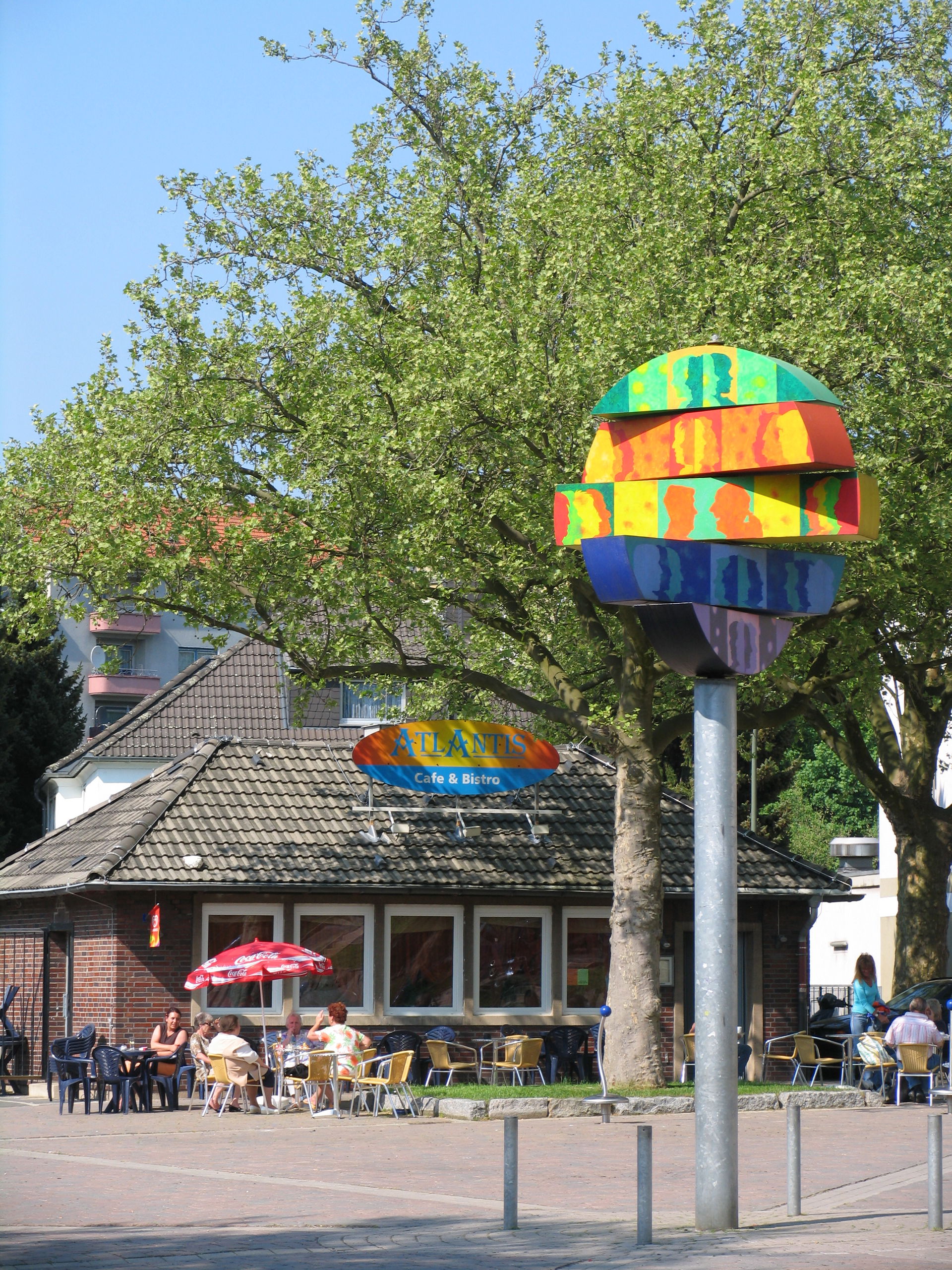 Marktplatz mit Skulptur in Hagen-Altenhagen