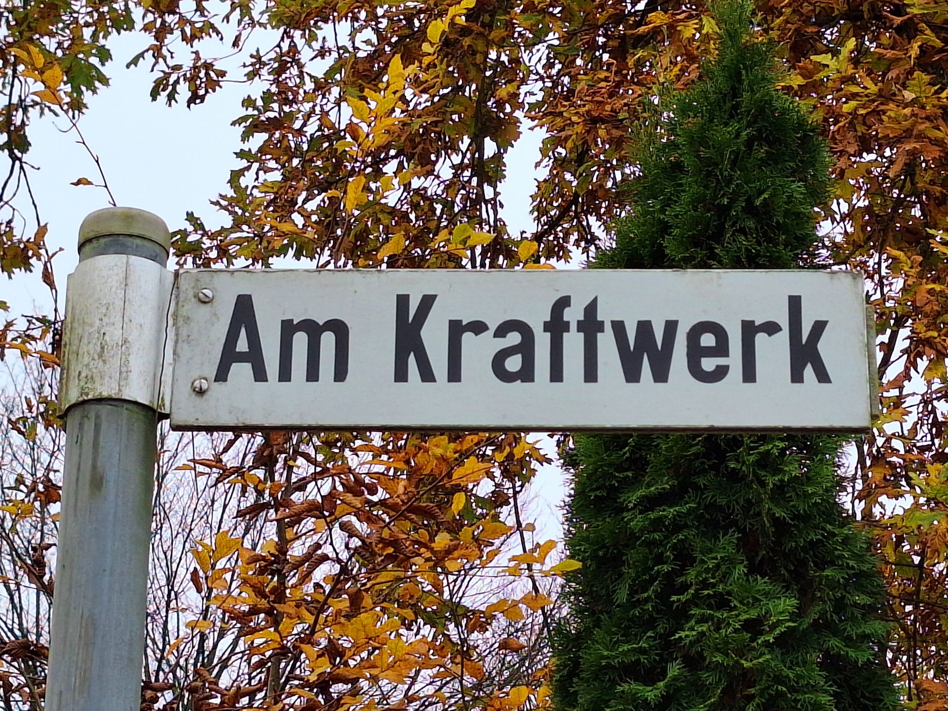 Am Kraftwerk in Donaustetten bei Ulm.