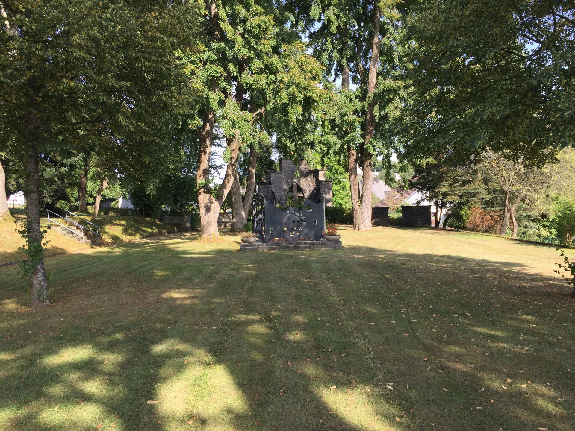 Ehrenmal zum Gedenken der Gefallenen in den Kriegen, Kaan-Marie…