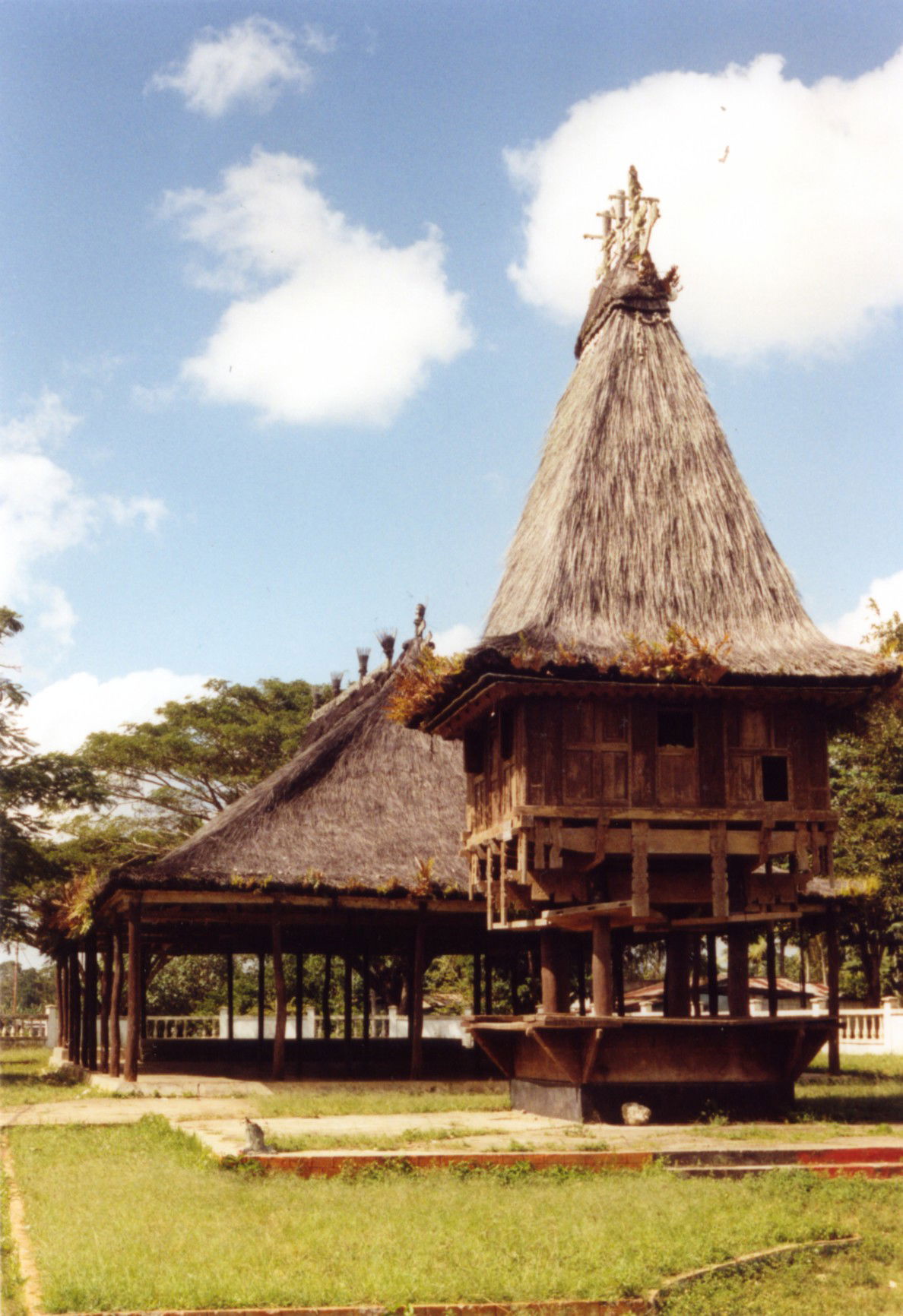 Leste view 4