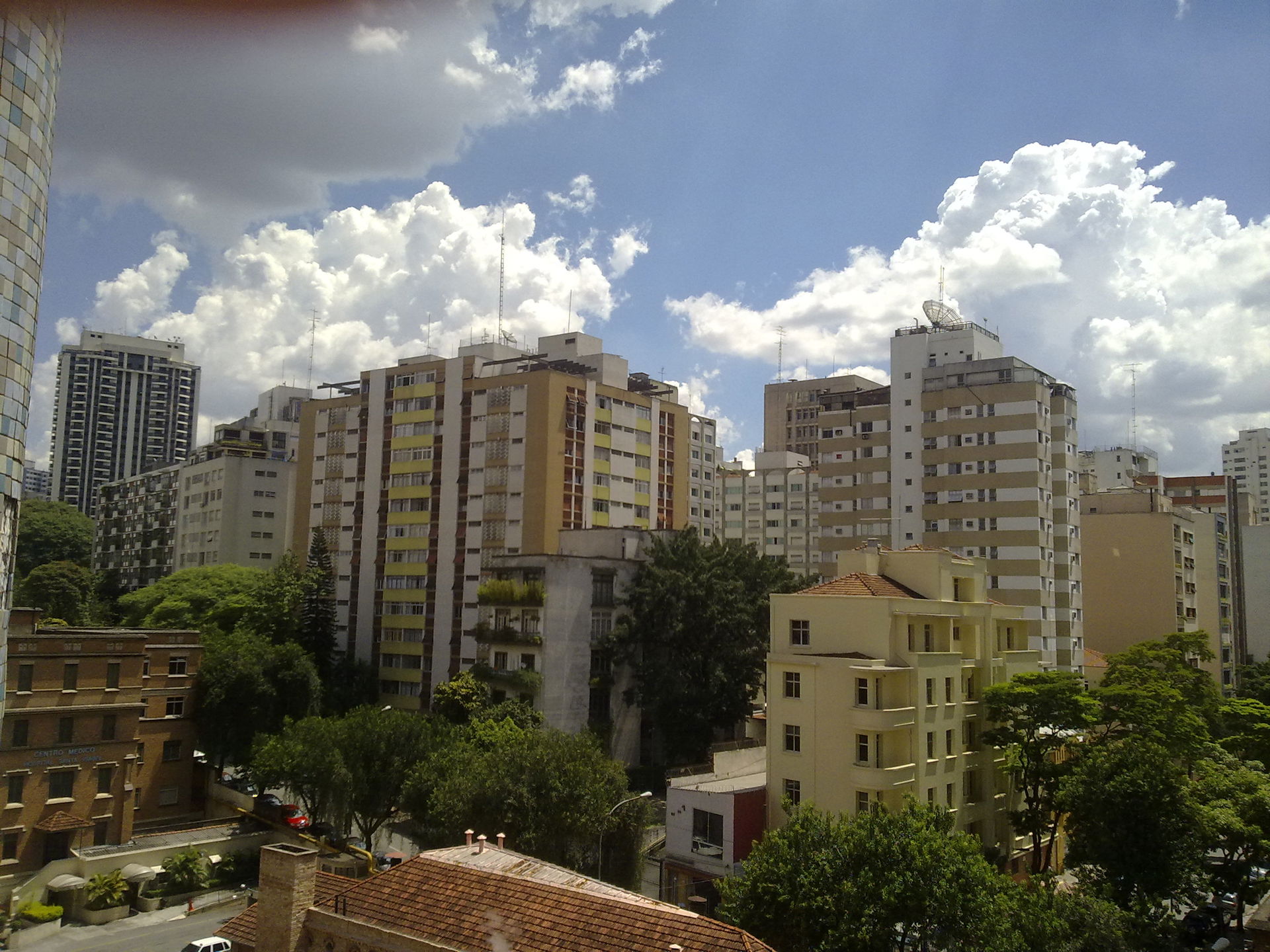 Foto do bairro de Vila Buarque, visto do Hospital Santa Isabel.