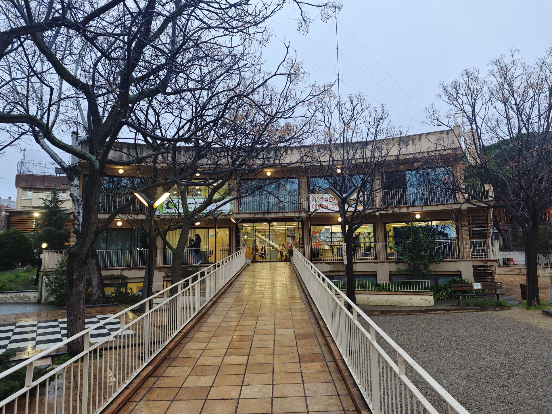 Centre view 5