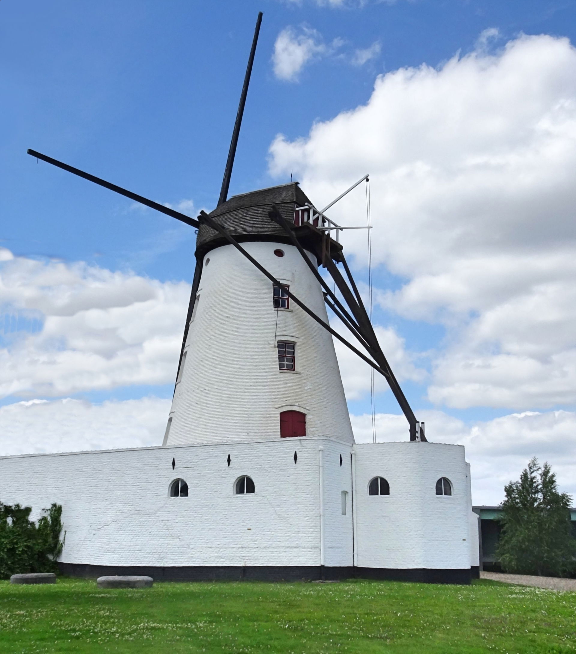 Courtrai  Moulin musée, D-Hotel,  Pays des  Moulins de Flandre