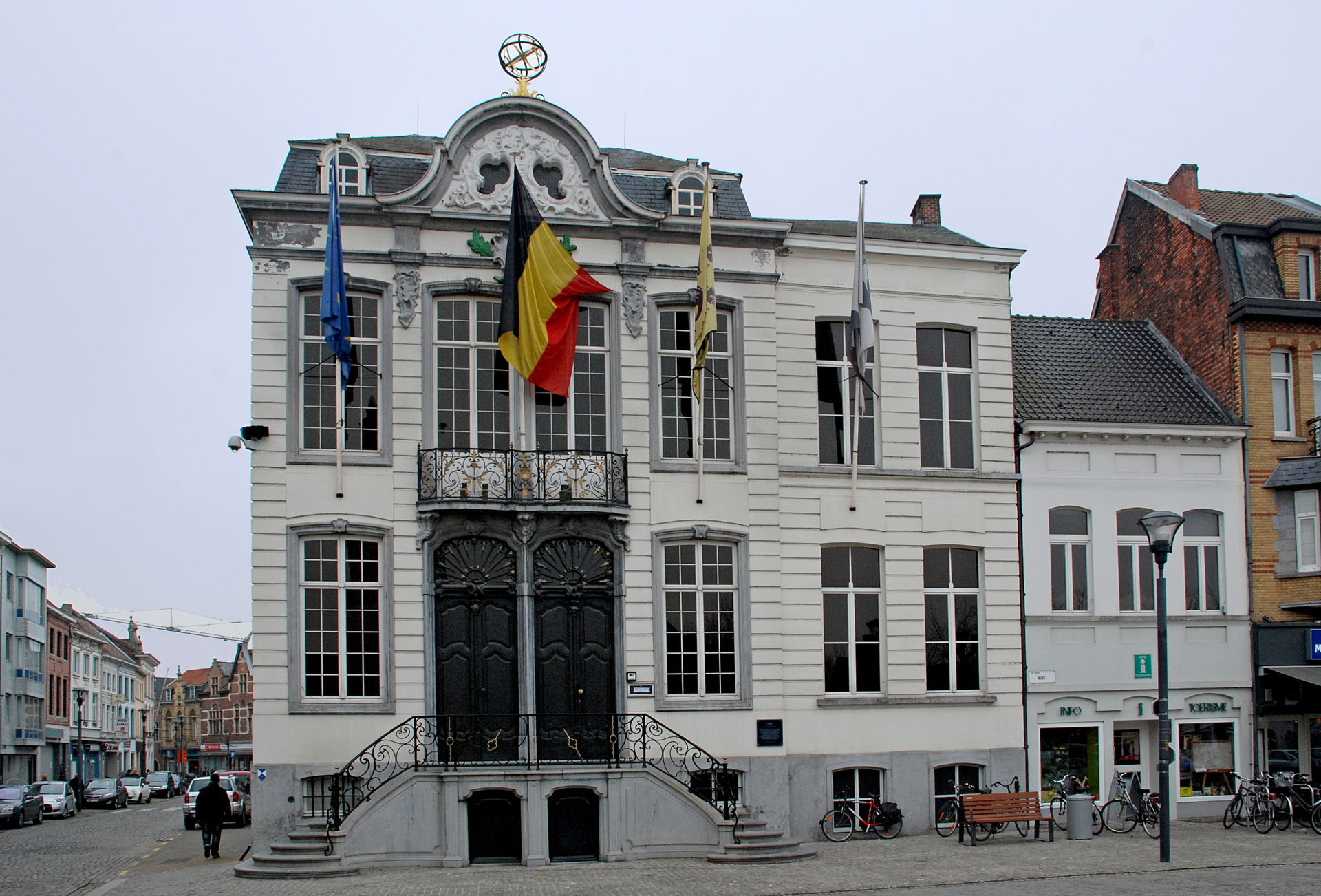 Lokeren (België). Stadhuis (onroerend erfgoed ID 17915).