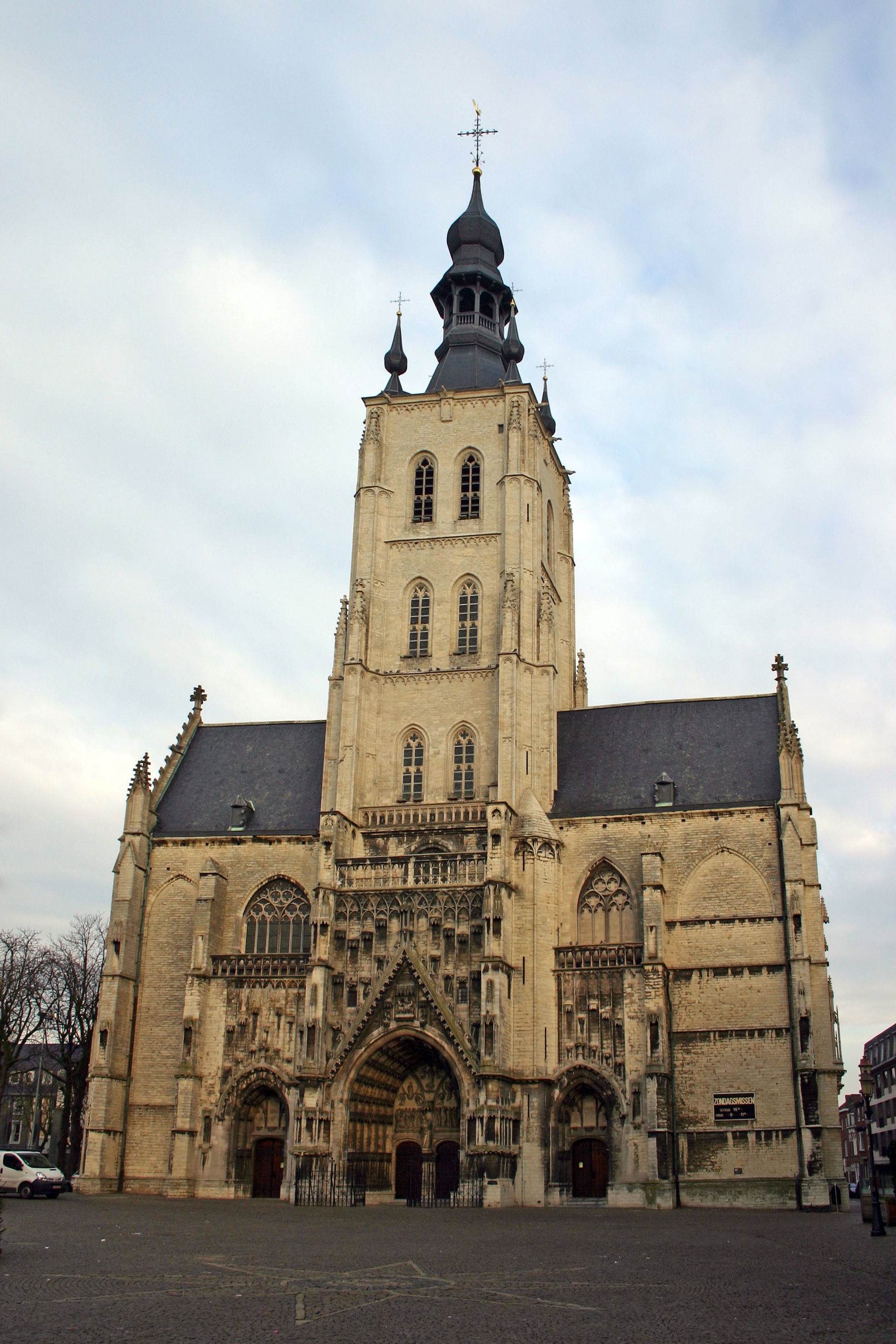 Church Onze-Lieve-Vrouw Ten Poel in Tienen (The Flanders, Belgi…