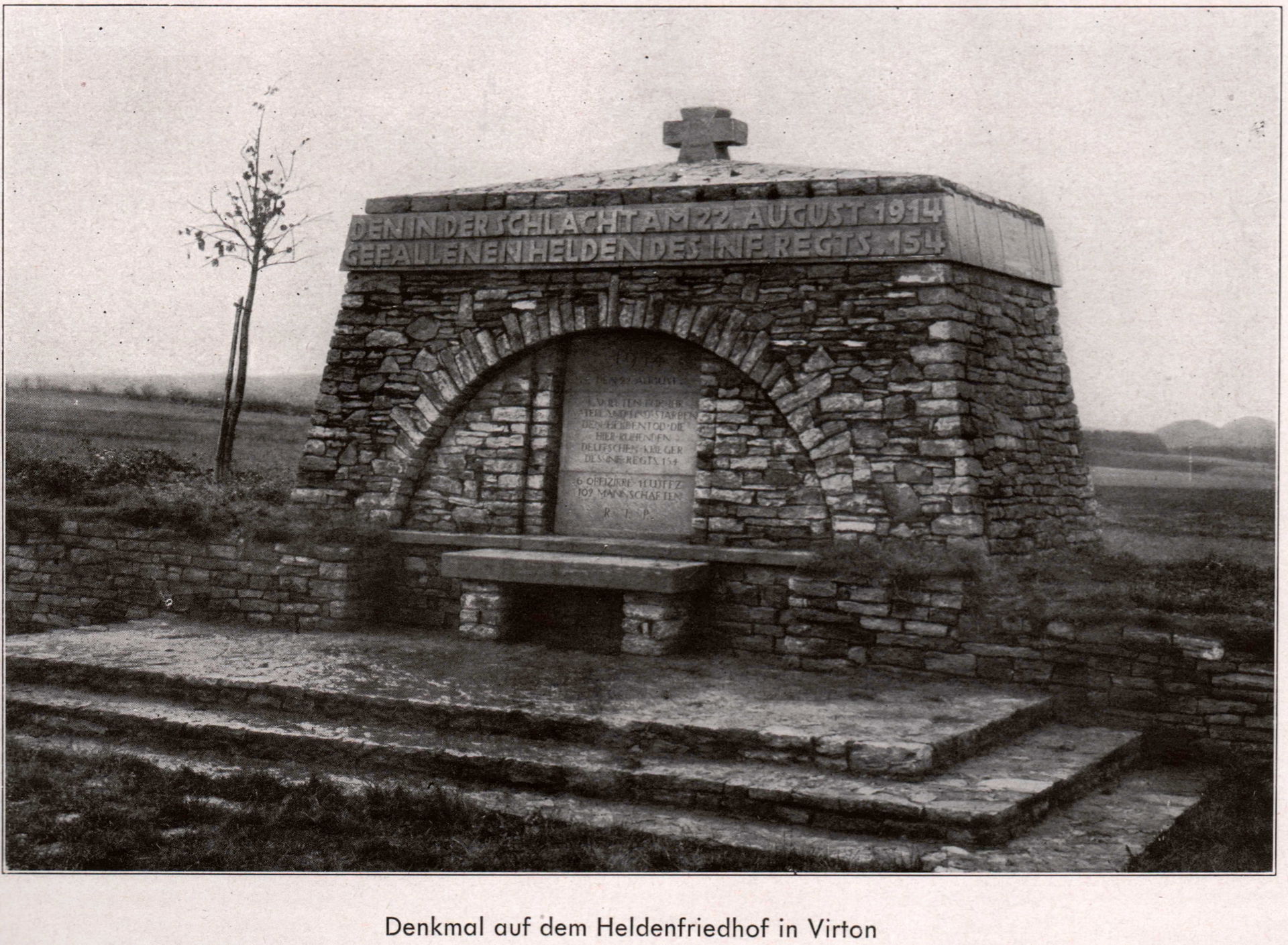Page 567 Memorial at the hero's cemetery in Virton