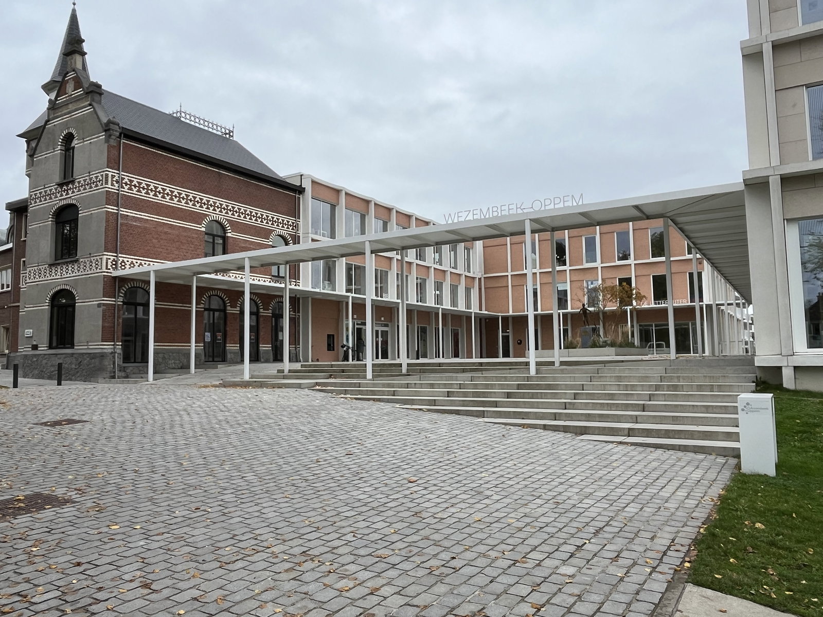 Wezembeek-Oppem district