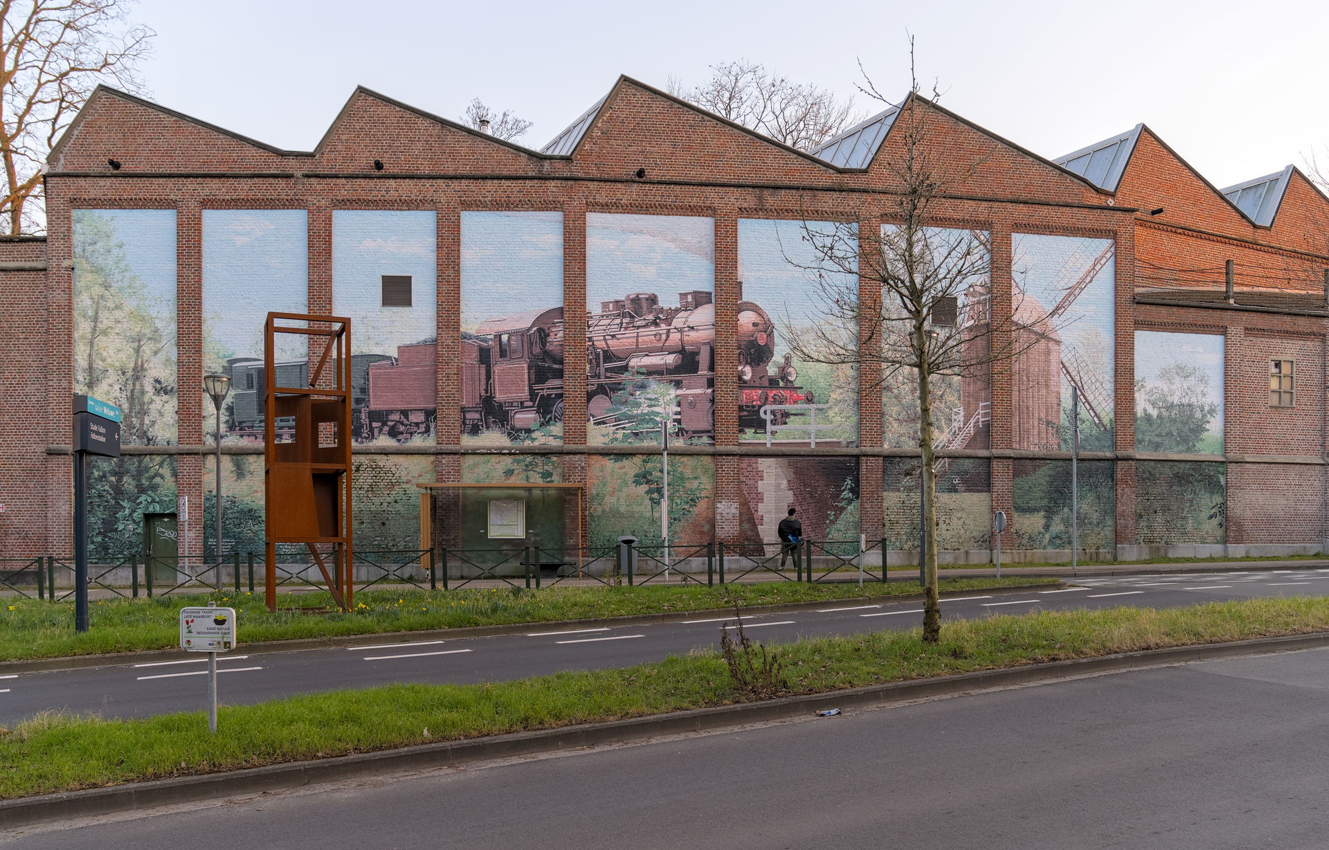 Mural on a building along Chemin du Struykbeken in Woluwe-Saint…