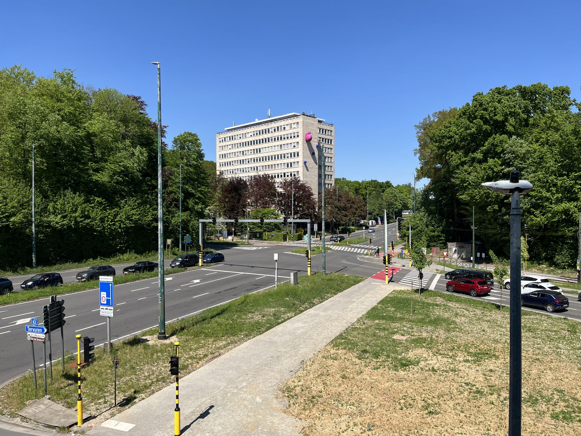 Het kruispunt Vier Armen (N3 x N227) tussen de Brusselse gemeen…