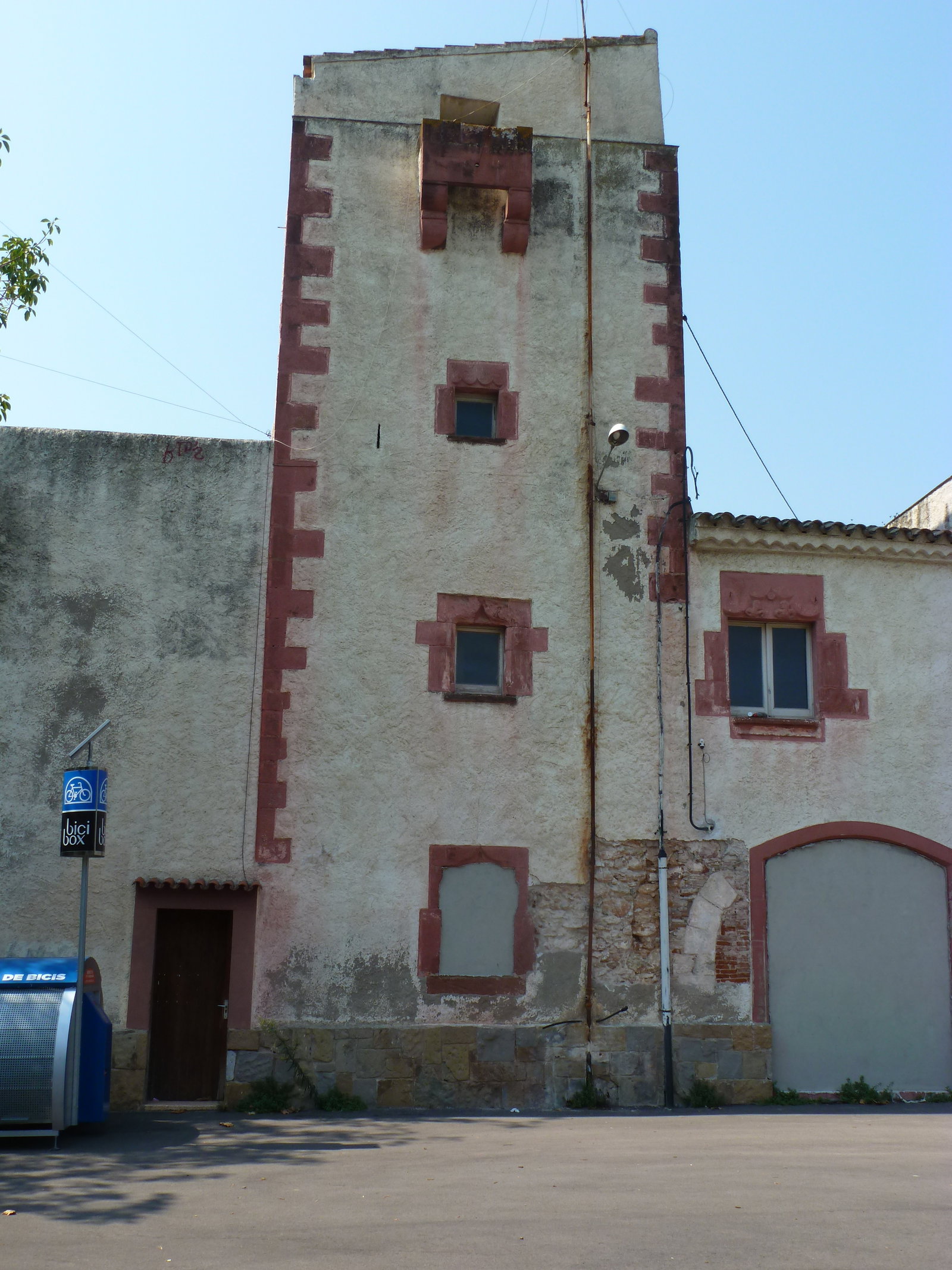Can Roca district