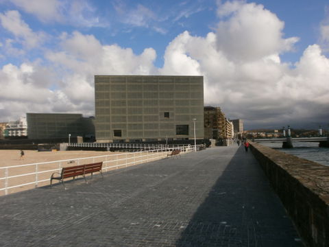 Centre (Old Town / Parte Vieja) view 2