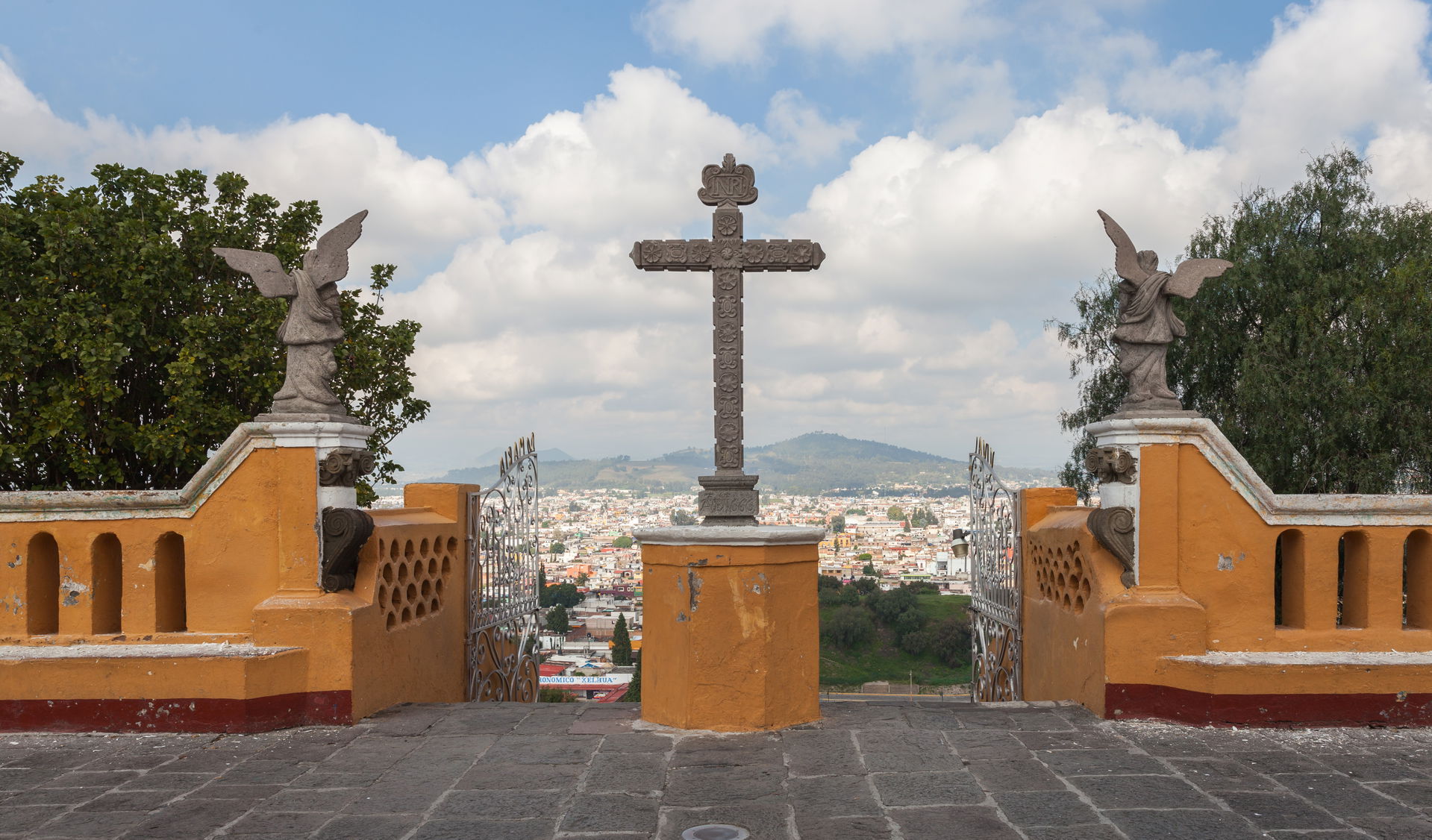 Nuestra Señora de Los Remedios view 1