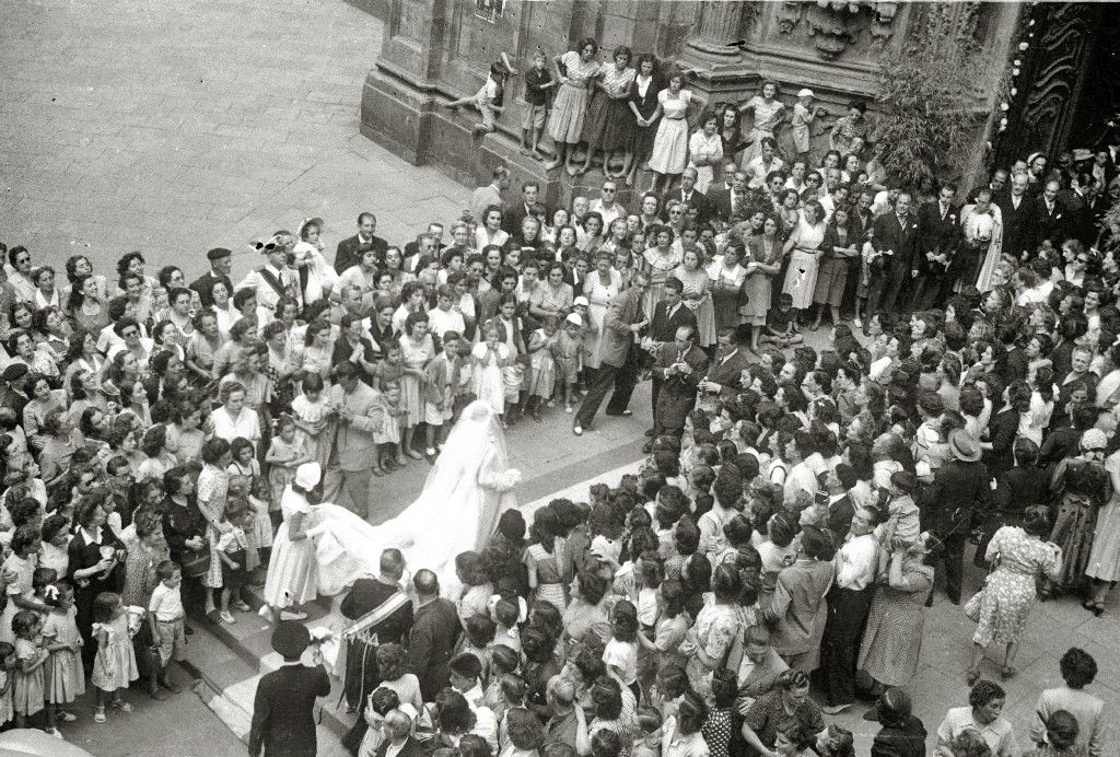 * Título original: Boda del embajador Juan Pablo Lojendio y Con…
