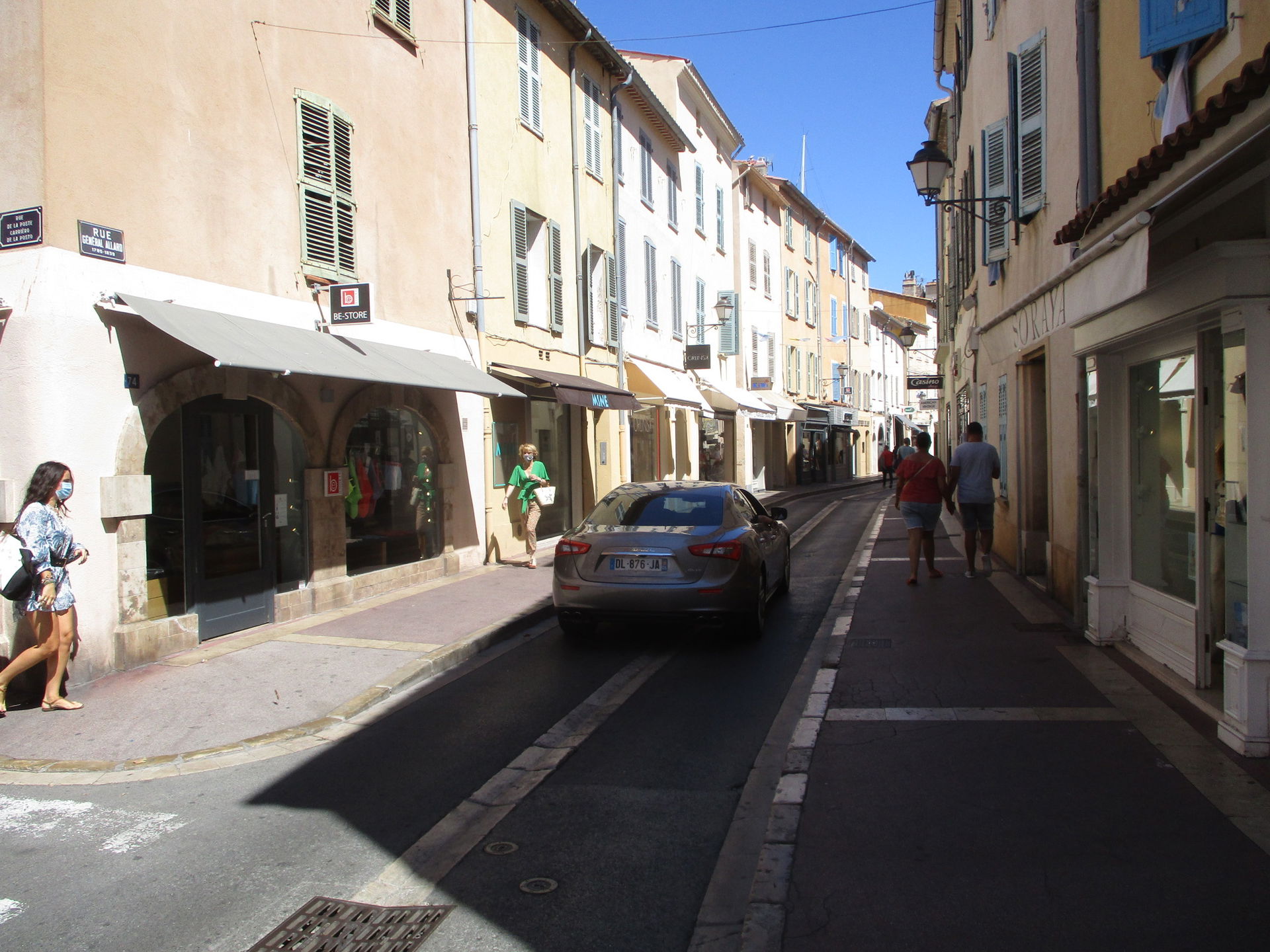 Rue Général Allard view 2
