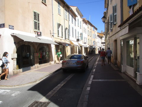 Rue Général Allard view 2