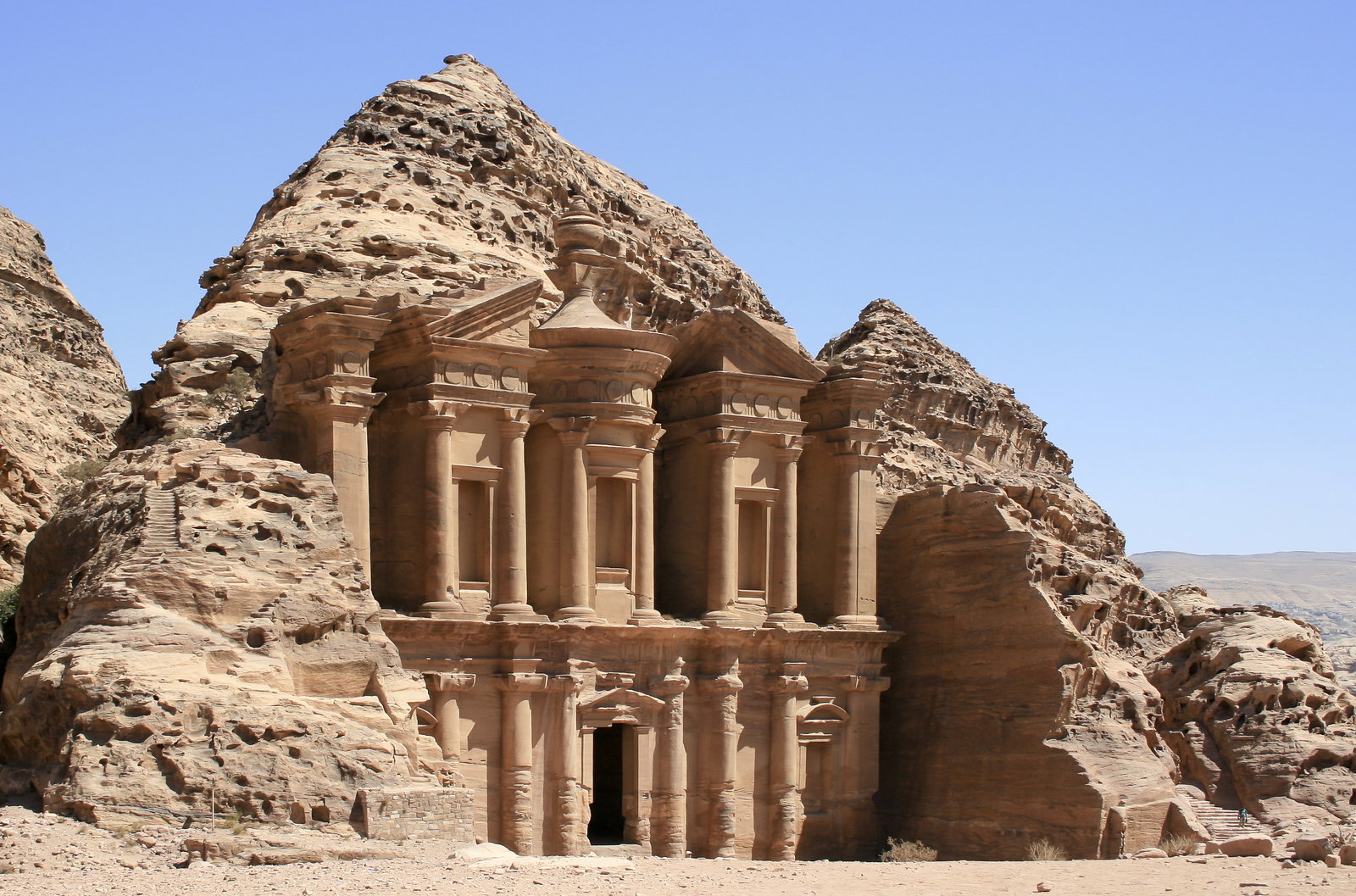 Nea Petra district