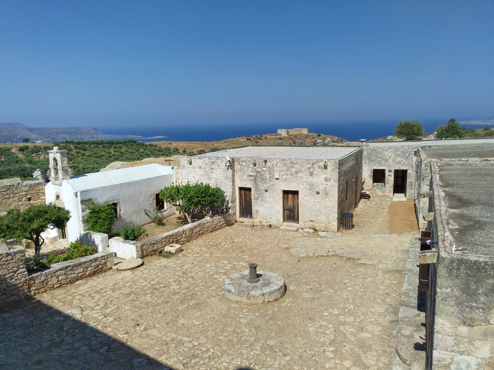 Aptera district