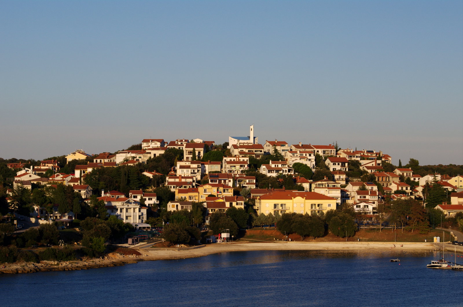 Pjescana Uvala district