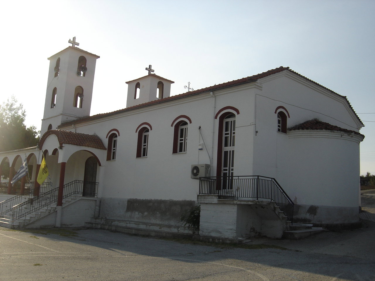 Agia Anna district