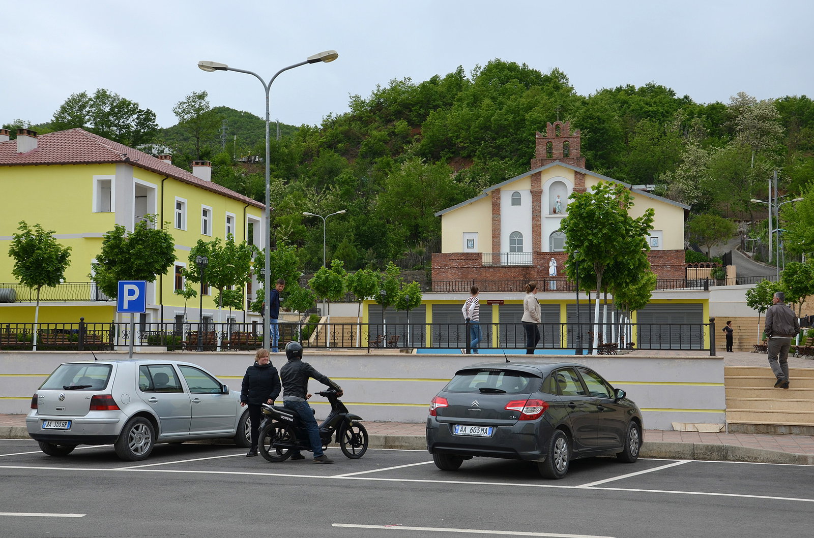 Ulëz district