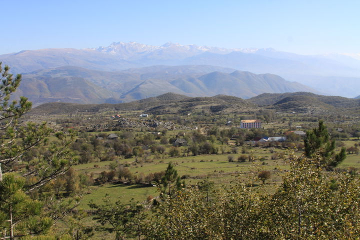 Arrën district