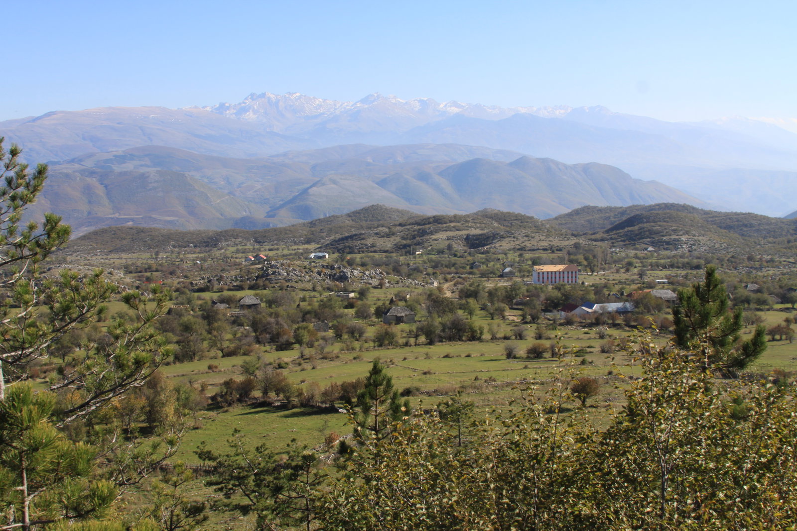 Arrën district