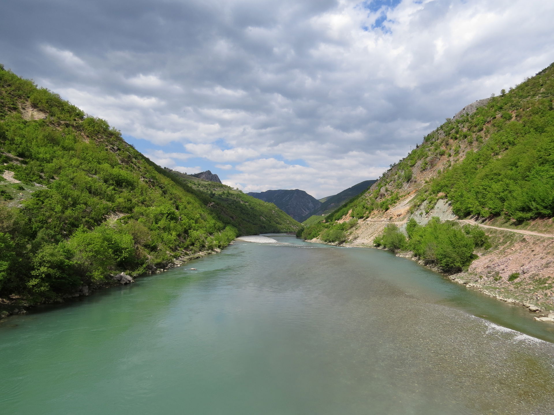 Lugina e Drinit të Zi afron pejsazhe të bukura dhe larmi habita…