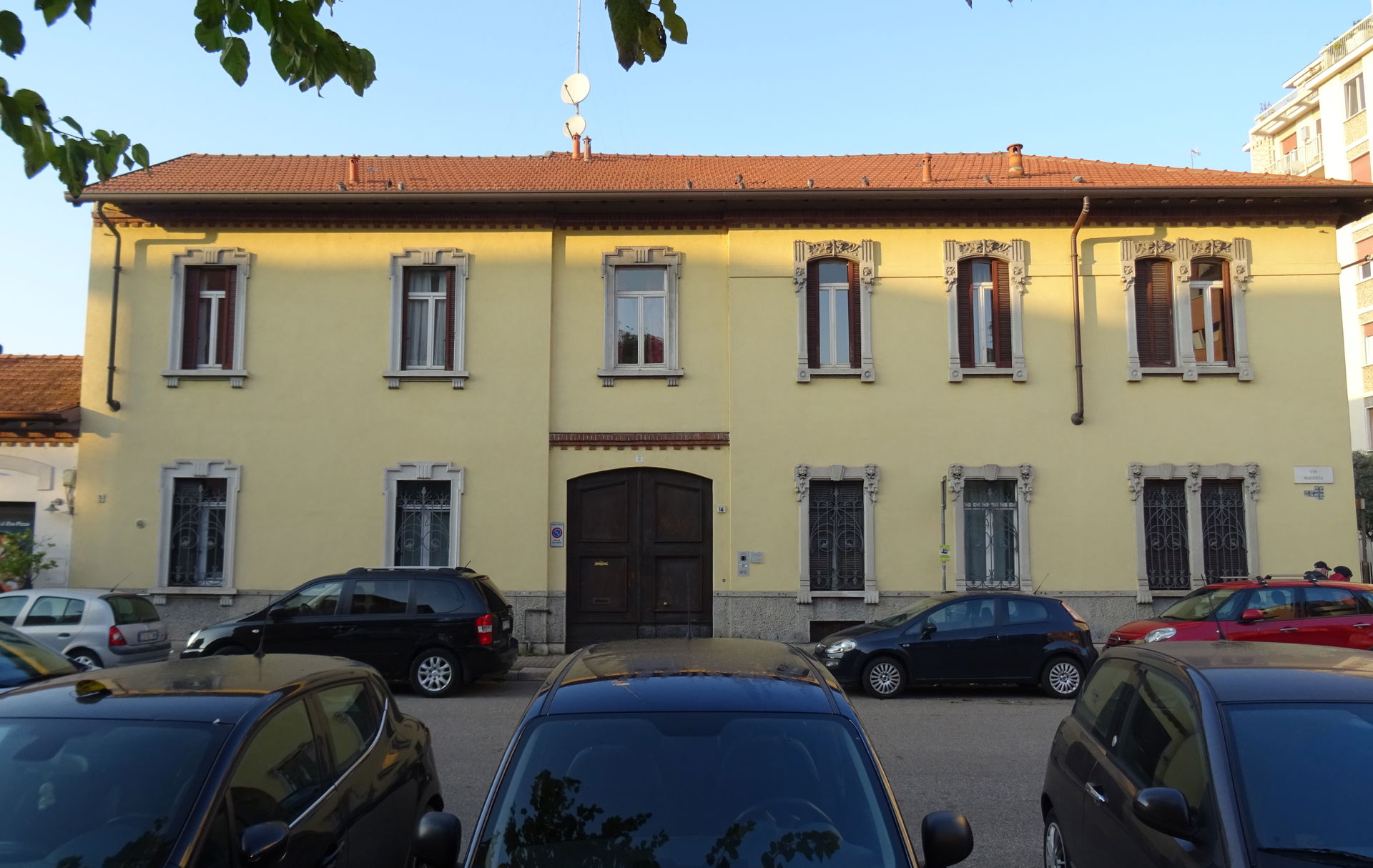 Via Magenta view 2