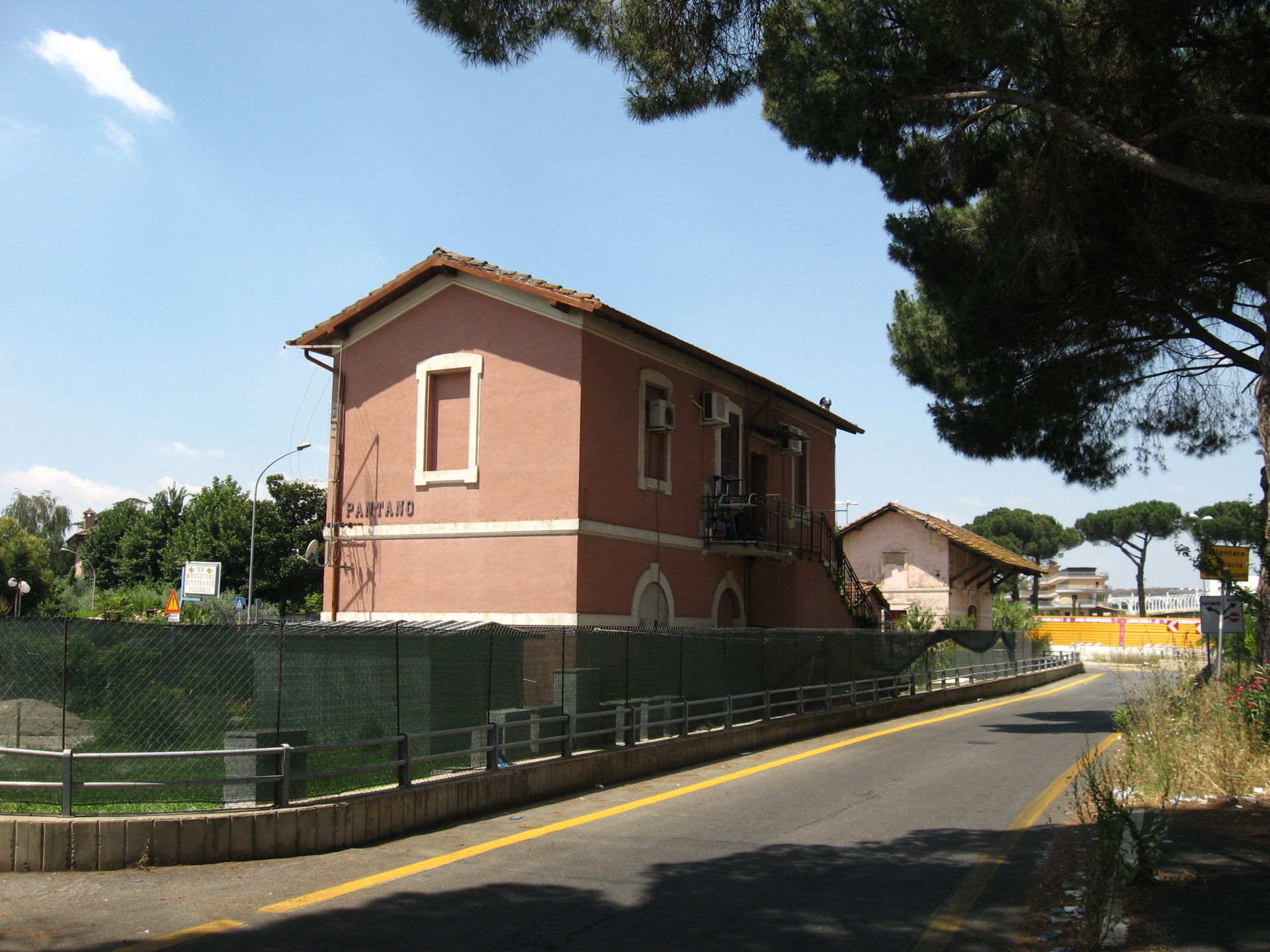 Pantano Borghese view 2