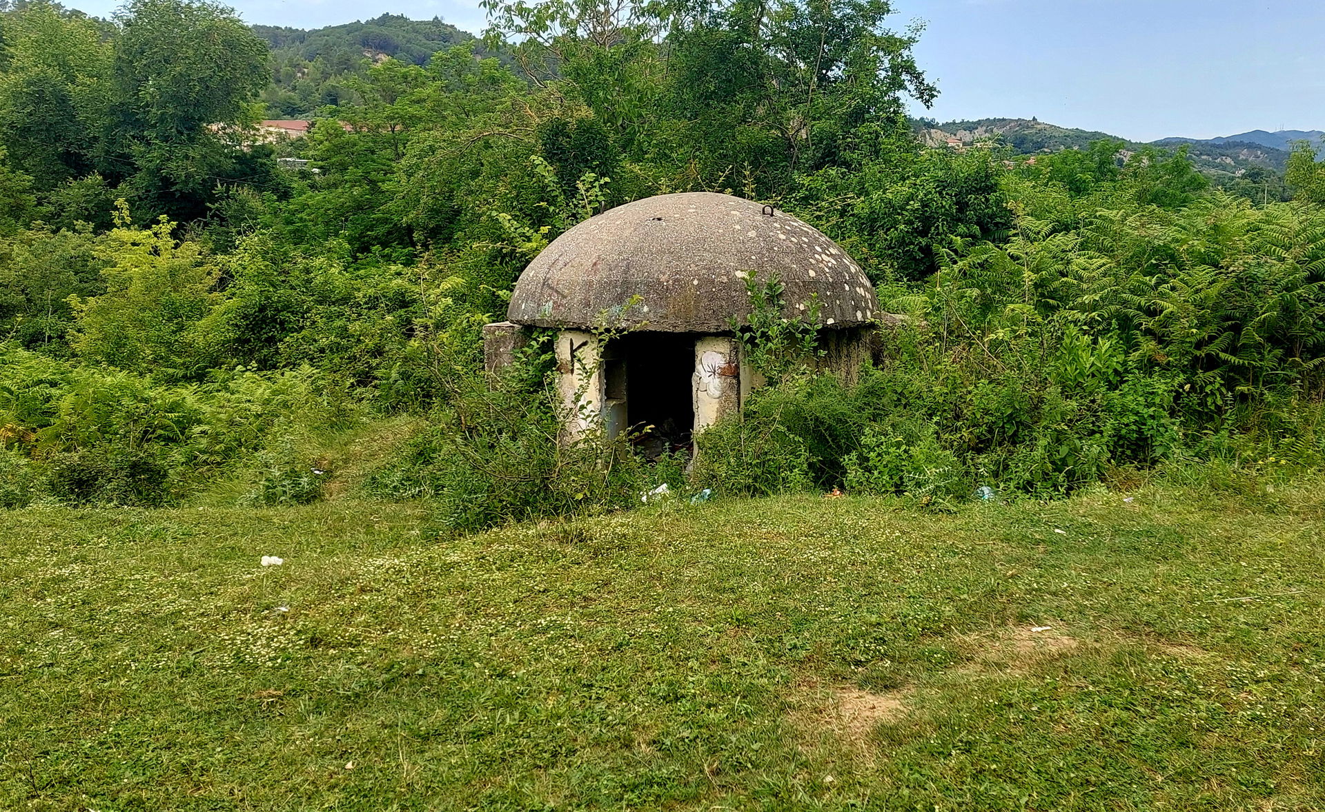 Pezë view 1