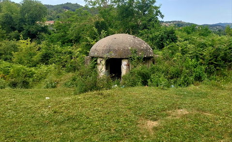 Pezë view 1