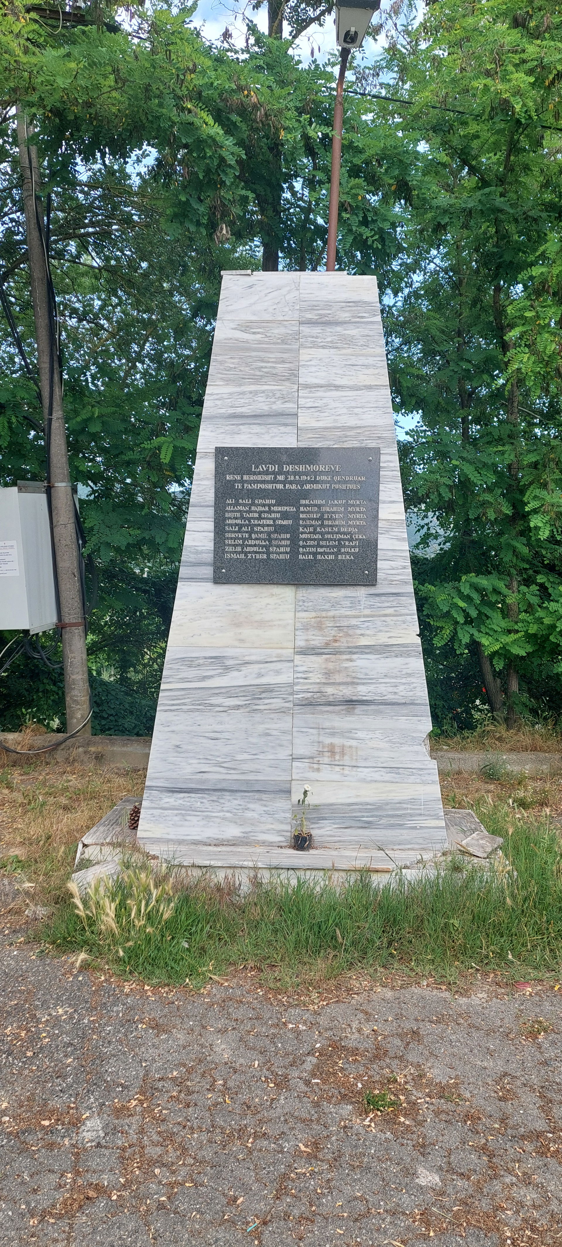 Antifashist lapidar in Pezë e Vogël
