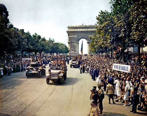 Champs-Élysées view 1