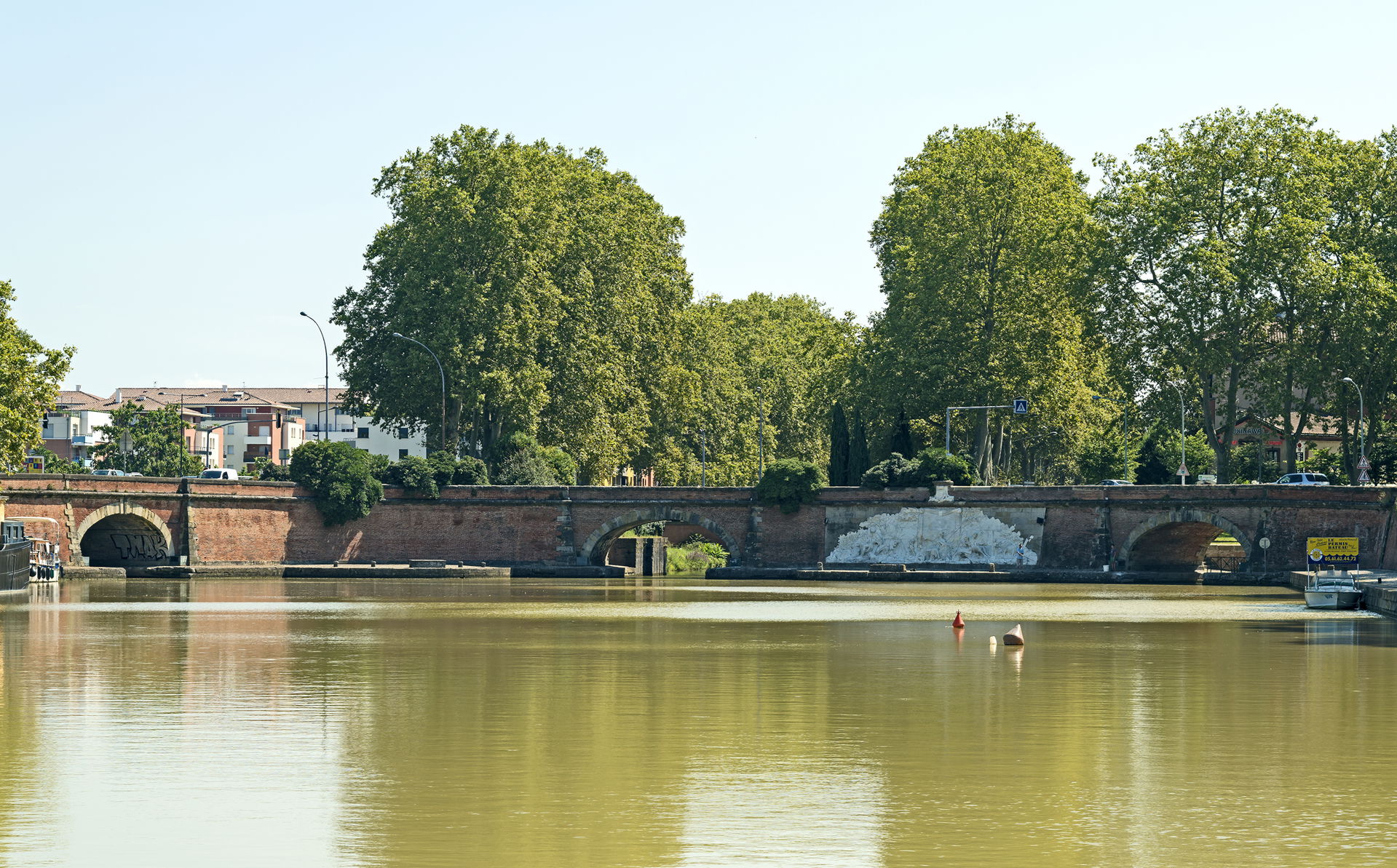 The Ponts Jumeaux is the point at which the Canal du Midi joins…