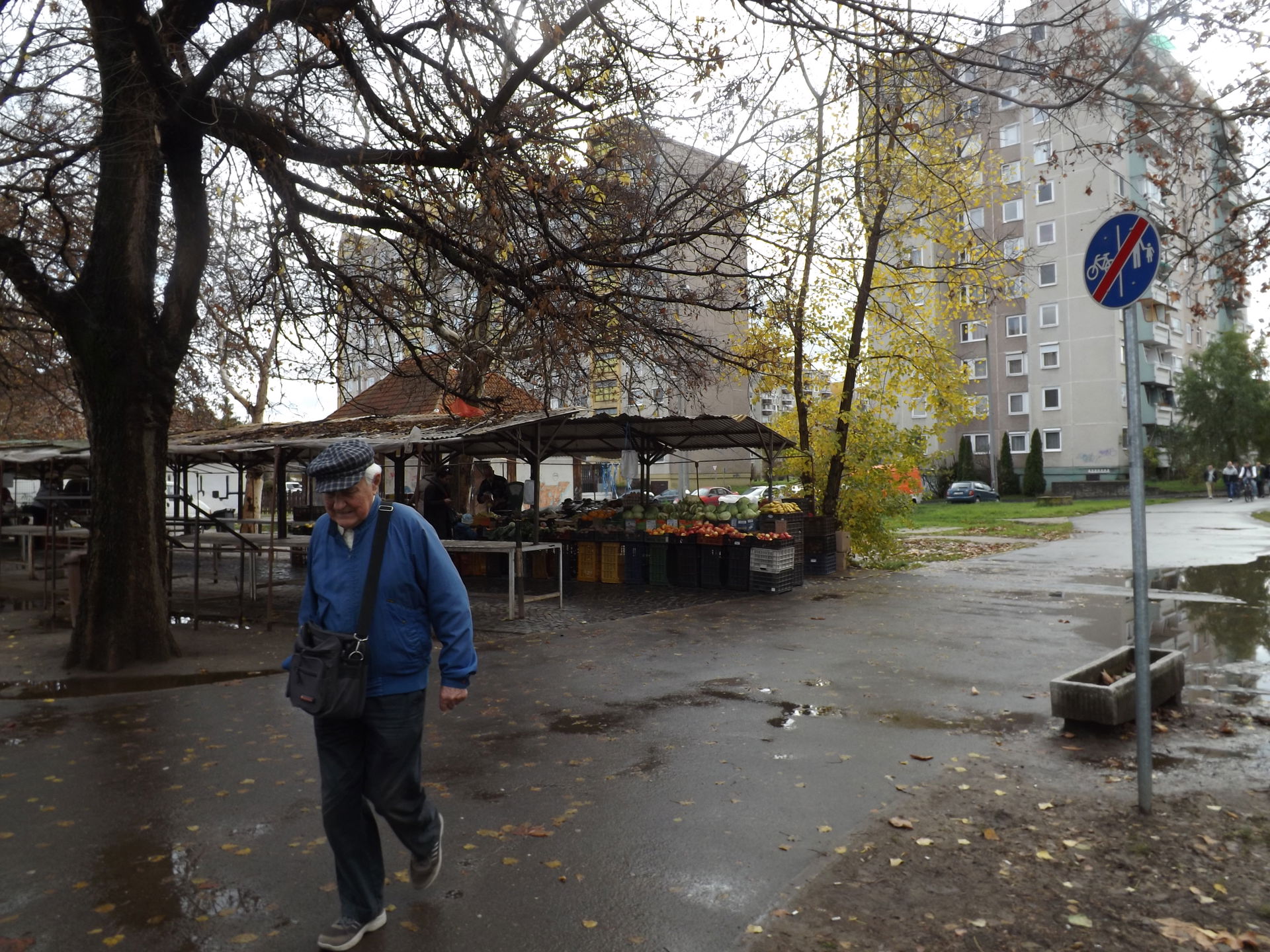 Debrecen, Tócóskert, lakótelepi kispiac