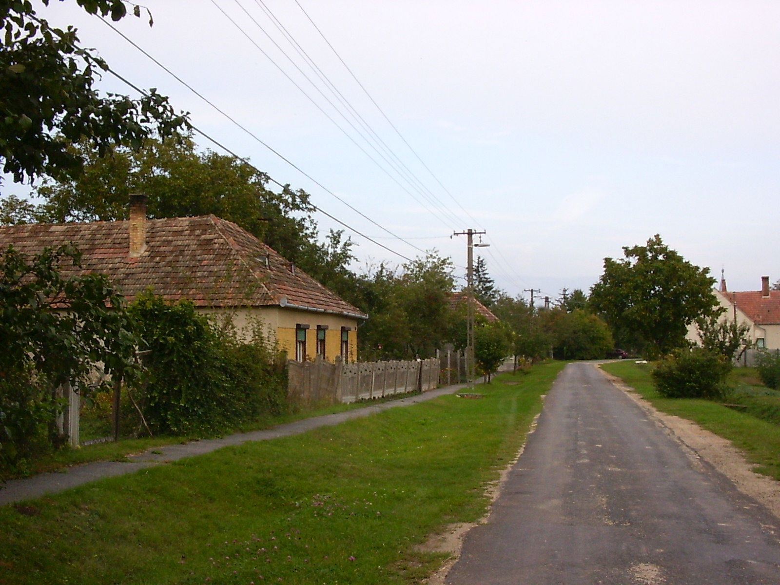 Csér, street view in Fő utca (Main street)