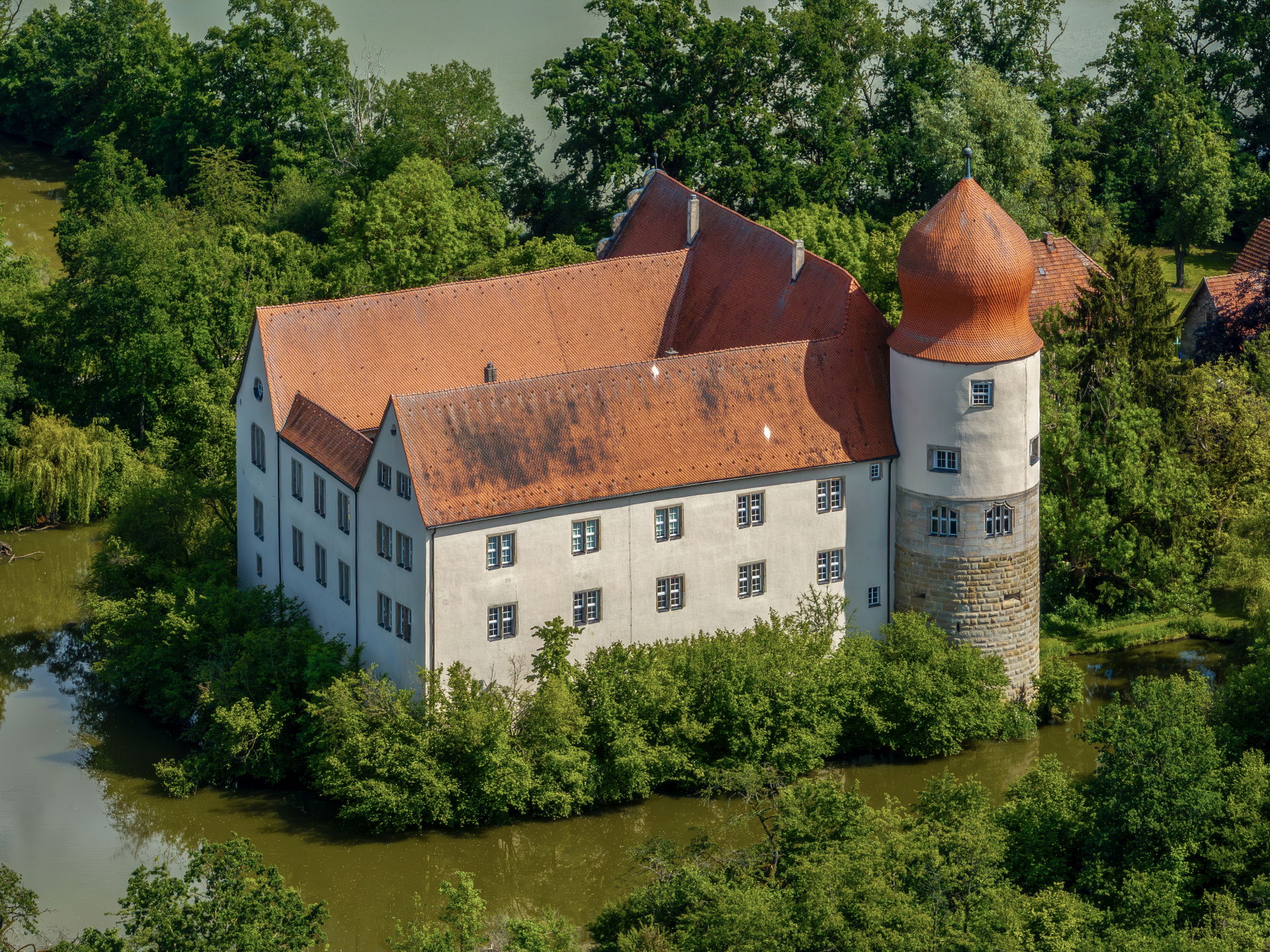 Schloß Neuhaus view 3