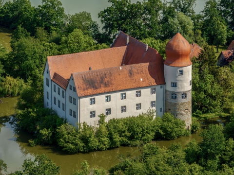 Schloß Neuhaus view 3