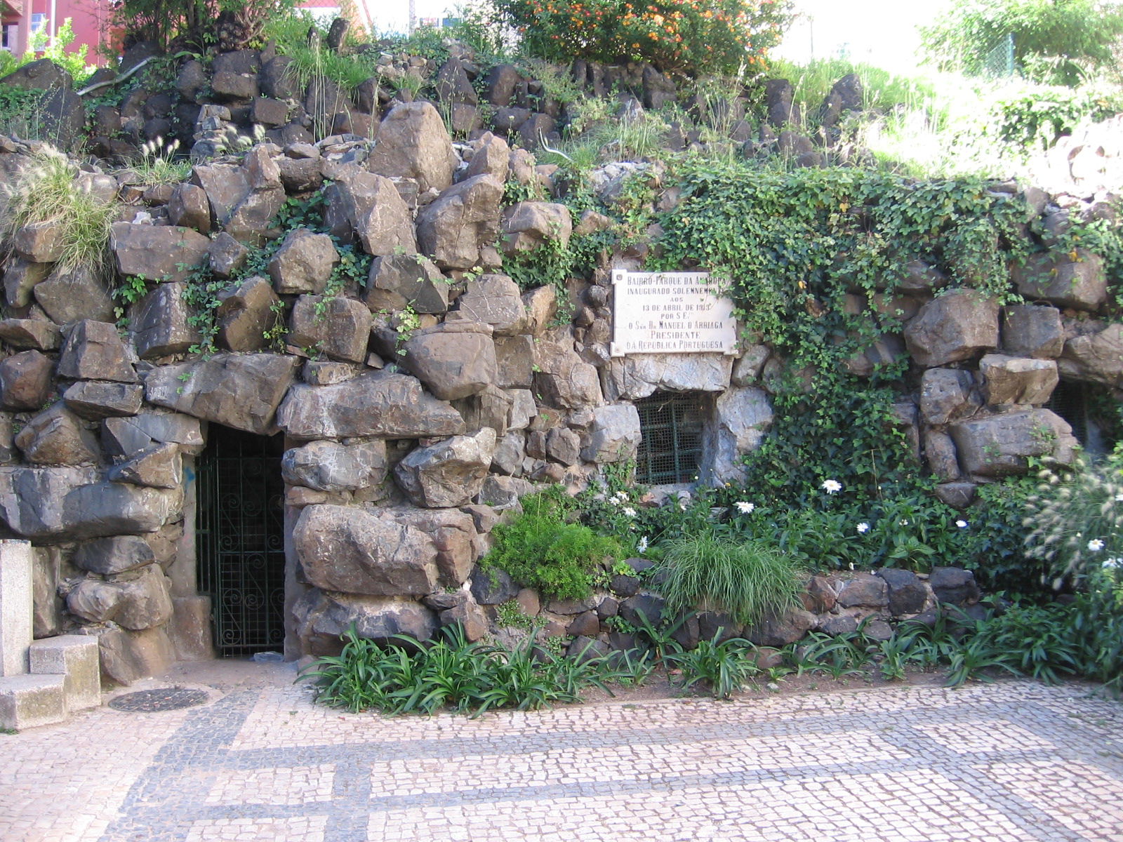 Mina de Água view 2