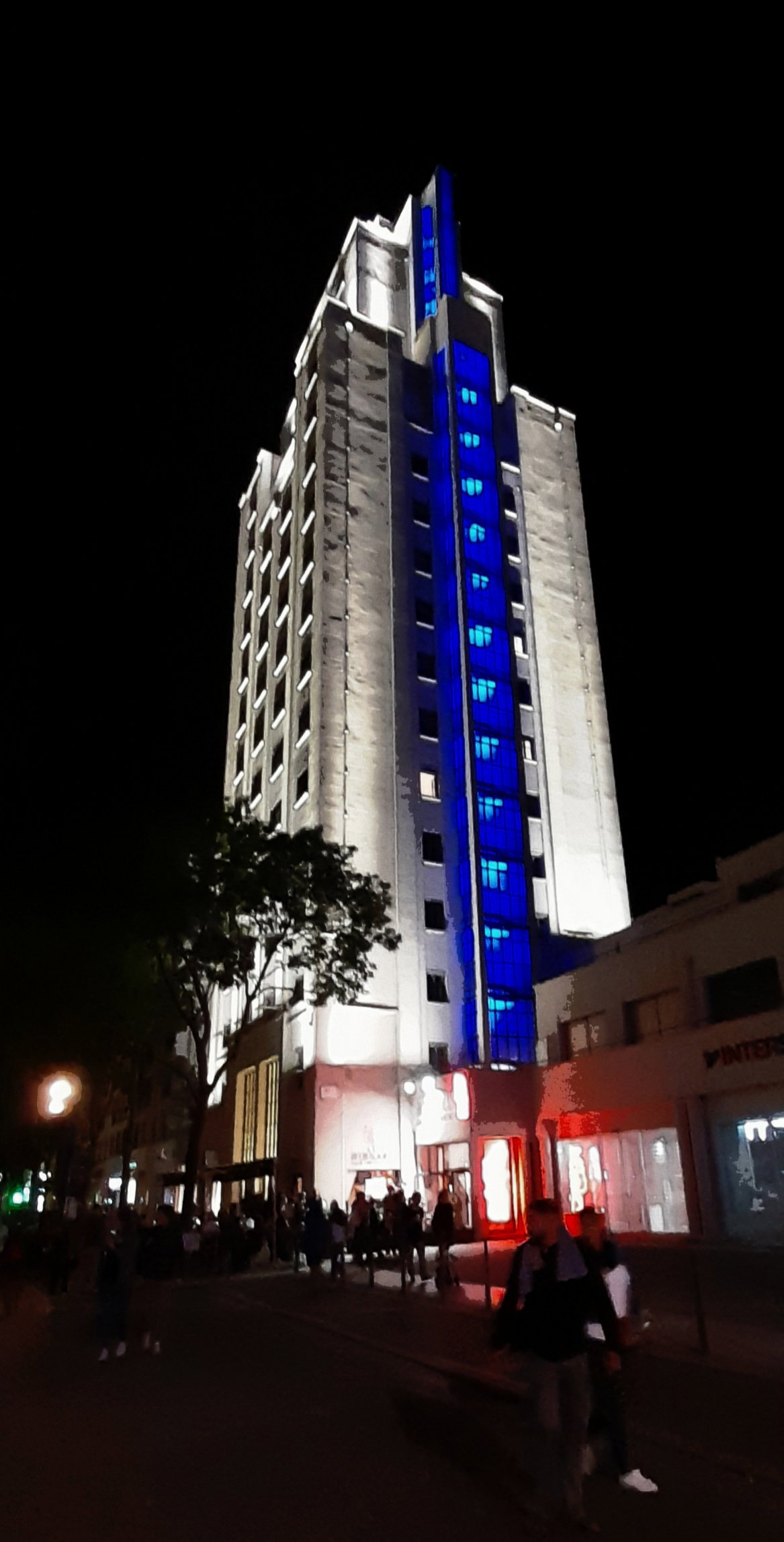 Gratte-Ciel Ouest district